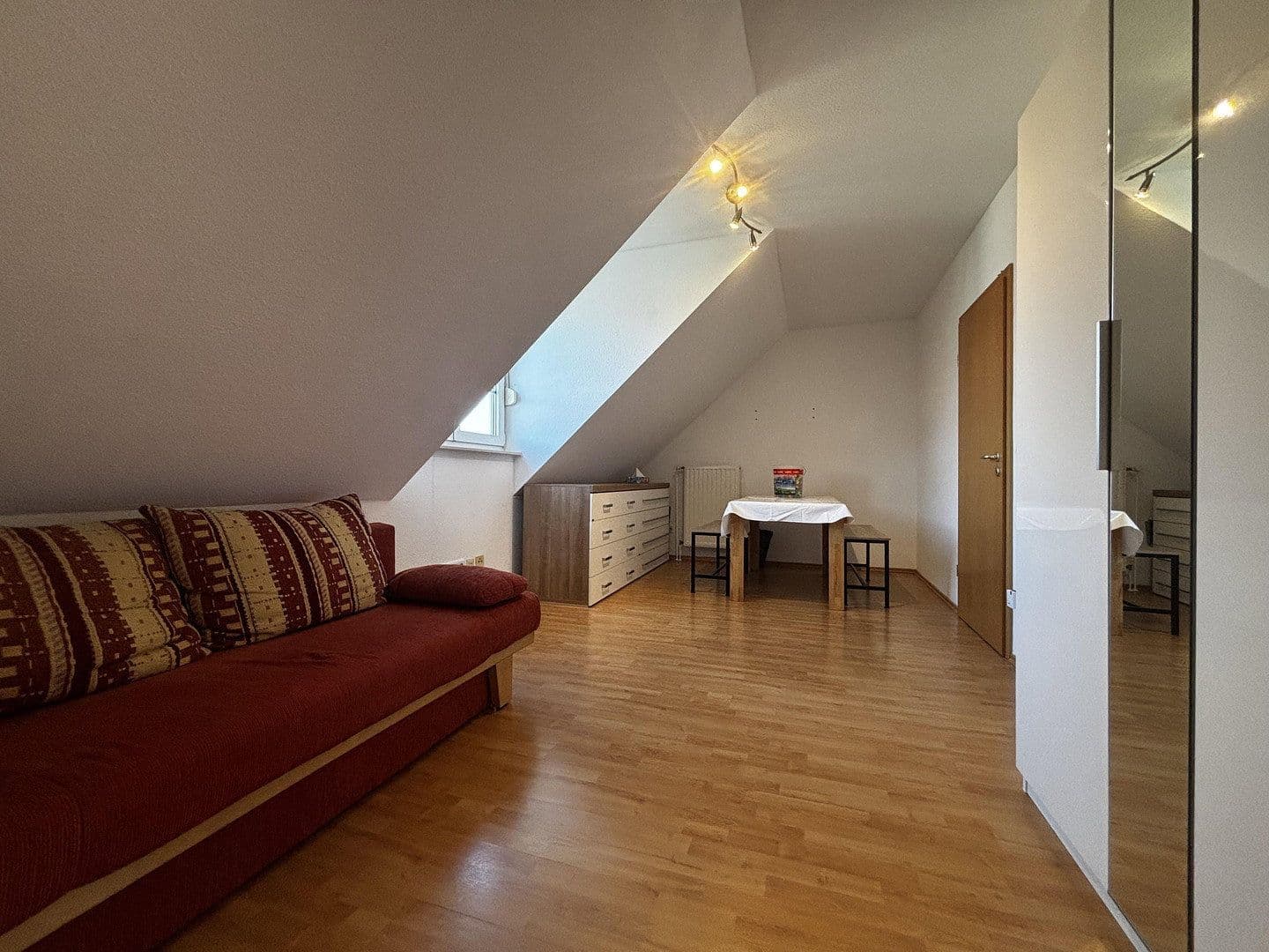 Predaj domu 144 m², pozemok 195 m², Moers, Severné Porýnie - Westfálsko Predaj domu 144 m², pozemok 195 m², Moers, Severné Porýnie - Westfálsko