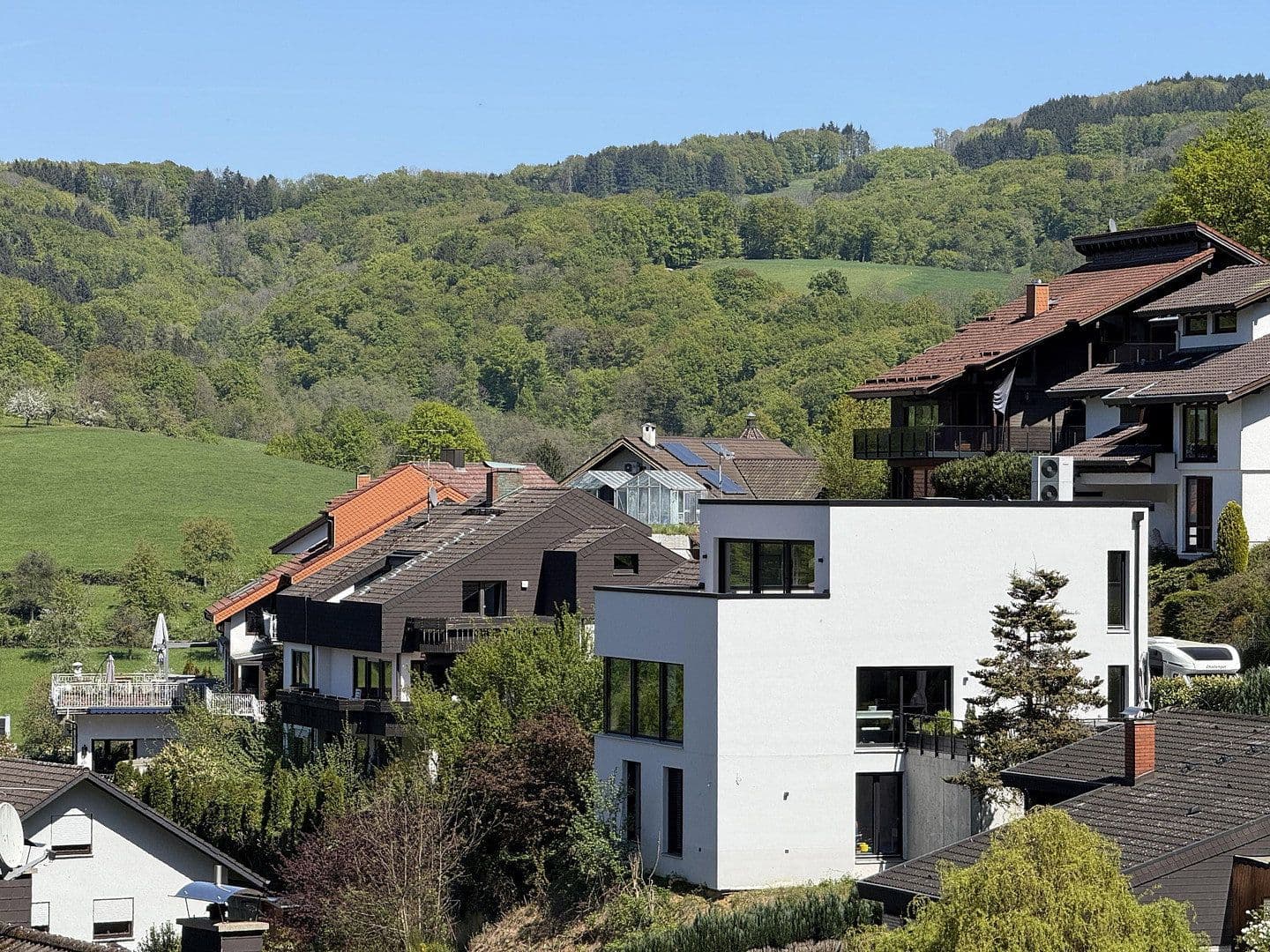 Predaj domu 300 m², pozemok 600 m², Am Steinacker 22, Gorxheimertal, Hesensko Predaj domu 300 m², pozemok 600 m², Am Steinacker 22, Gorxheimertal, Hesensko
