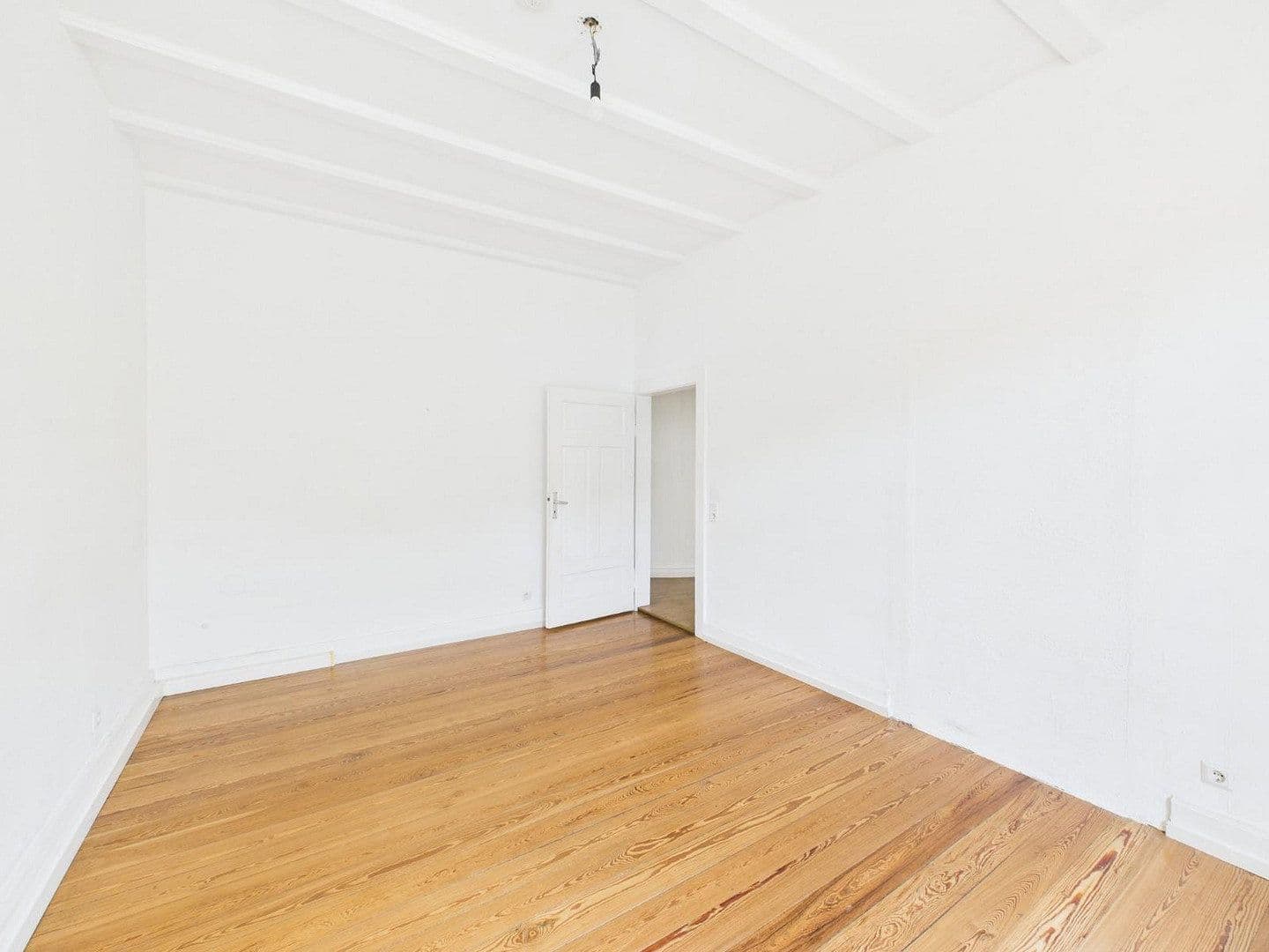 Prenájom bytu 4-izbový 95 m², Karlstraße 17, Baden- Baden, Bádensko-Wurttembersko Prenájom bytu 4-izbový 95 m², Karlstraße 17, Baden- Baden, Bádensko-Wurttembersko