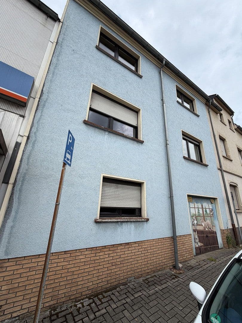 Predaj domu 184 m², pozemok 93 m², Paulsburgstr. 1, Quierschied, Sársko Predaj domu 184 m², pozemok 93 m², Paulsburgstr. 1, Quierschied, Sársko