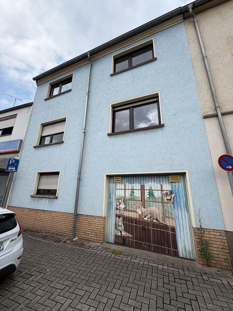 Predaj domu 184 m², pozemok 93 m², Paulsburgstr. 1, Quierschied, Sársko Predaj domu 184 m², pozemok 93 m², Paulsburgstr. 1, Quierschied, Sársko