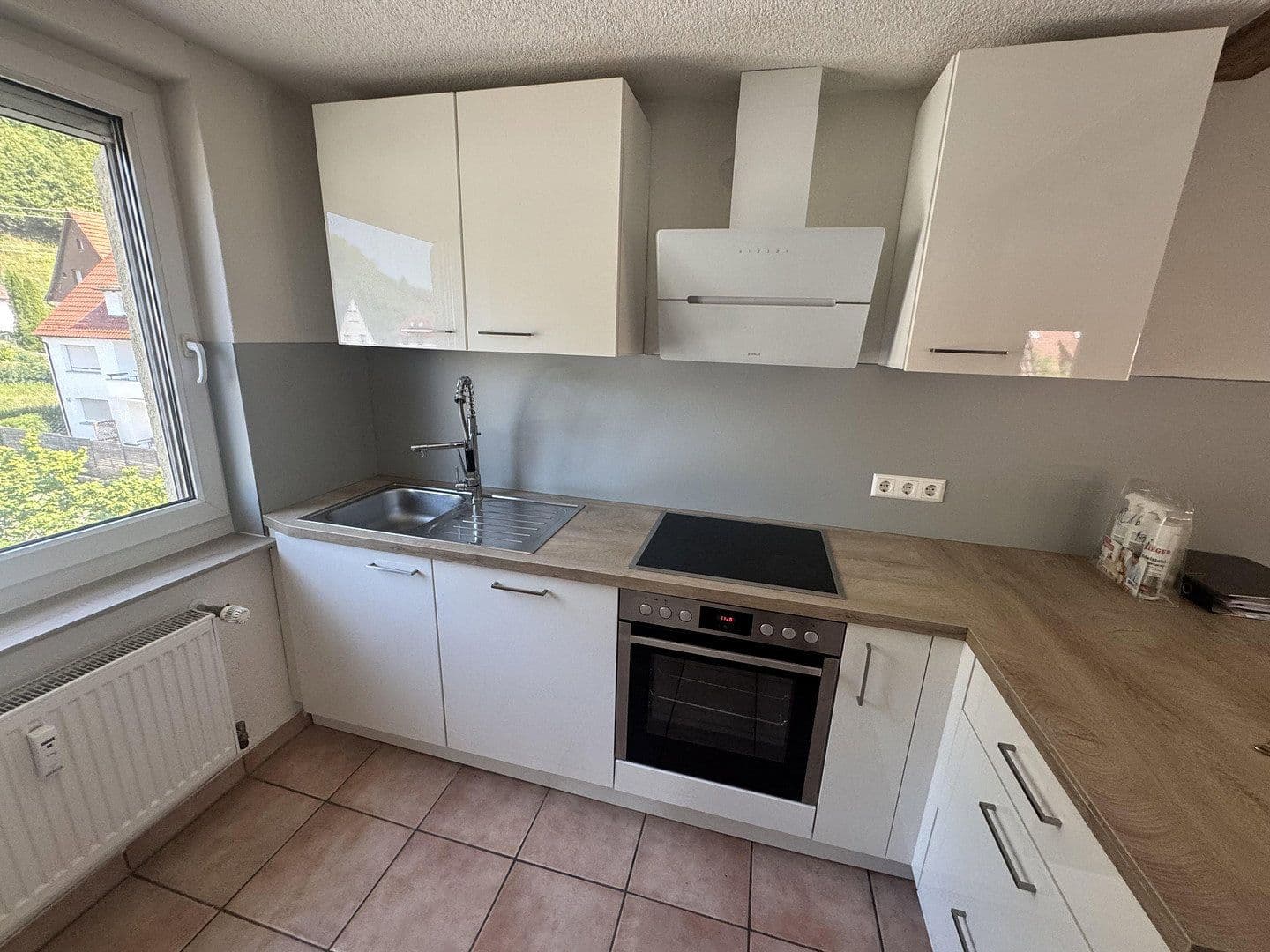 Prenájom bytu 2-izbový 68 m², Bad Urach, Bádensko-Wurttembersko Prenájom bytu 2-izbový 68 m², Bad Urach, Bádensko-Wurttembersko