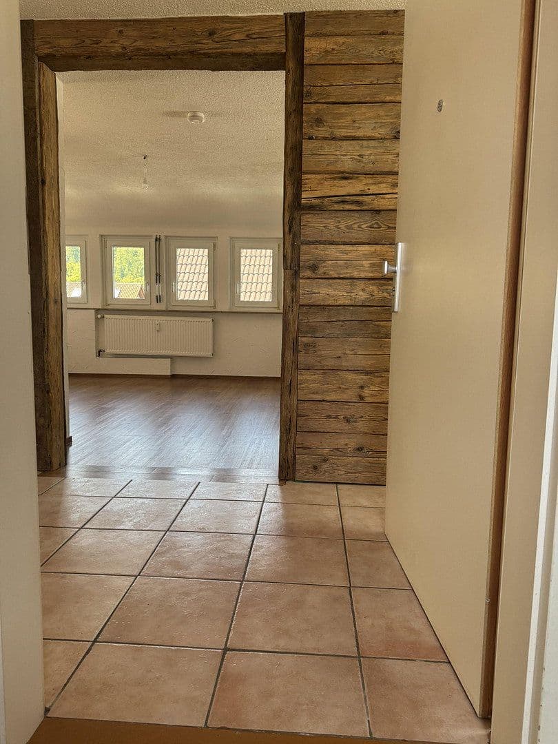 Prenájom bytu 2-izbový 68 m², Bad Urach, Bádensko-Wurttembersko Prenájom bytu 2-izbový 68 m², Bad Urach, Bádensko-Wurttembersko