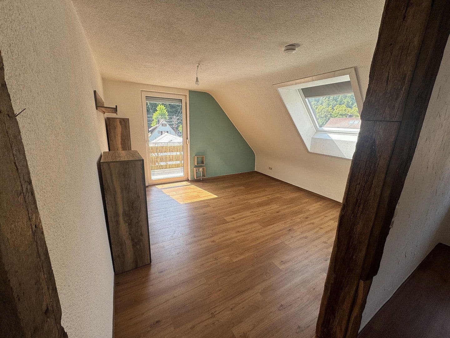Prenájom bytu 2-izbový 68 m², Bad Urach, Bádensko-Wurttembersko Prenájom bytu 2-izbový 68 m², Bad Urach, Bádensko-Wurttembersko