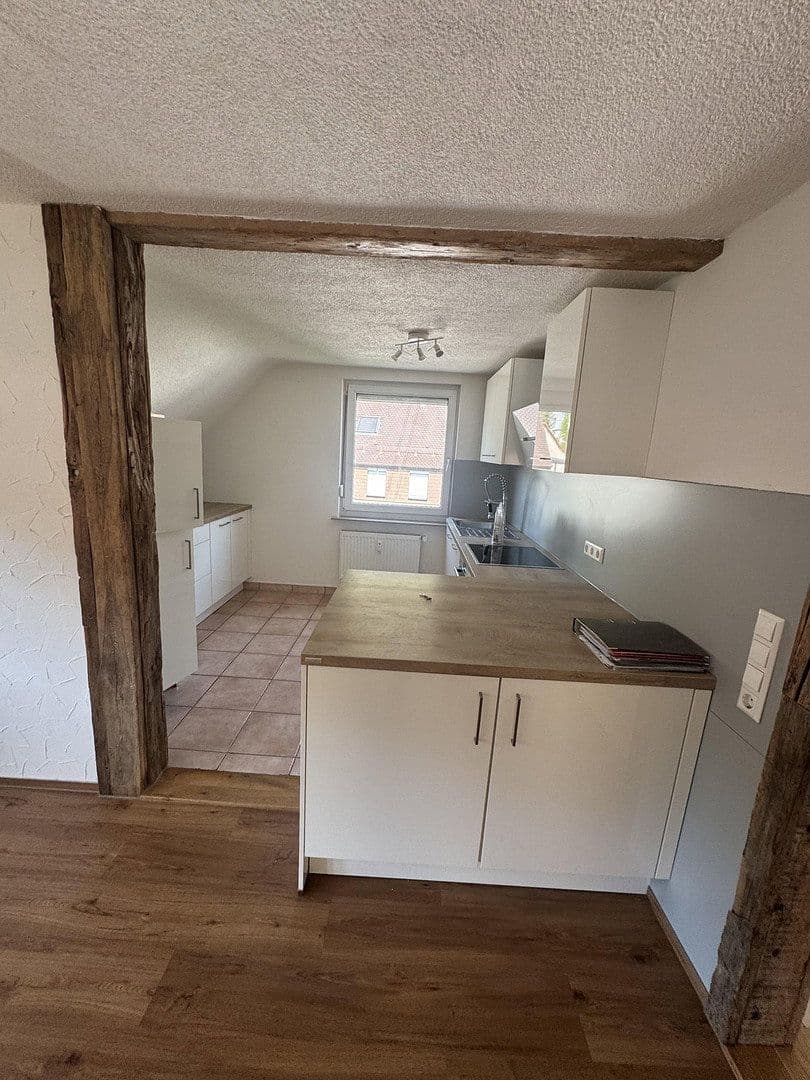 Prenájom bytu 2-izbový 68 m², Bad Urach, Bádensko-Wurttembersko Prenájom bytu 2-izbový 68 m², Bad Urach, Bádensko-Wurttembersko