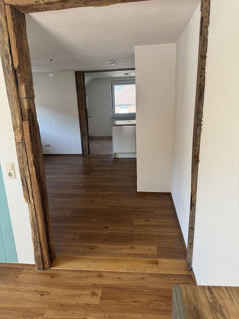 Prenájom bytu 2-izbový 68 m², Bad Urach, Bádensko-Wurttembersko Prenájom bytu 2-izbový 68 m², Bad Urach, Bádensko-Wurttembersko