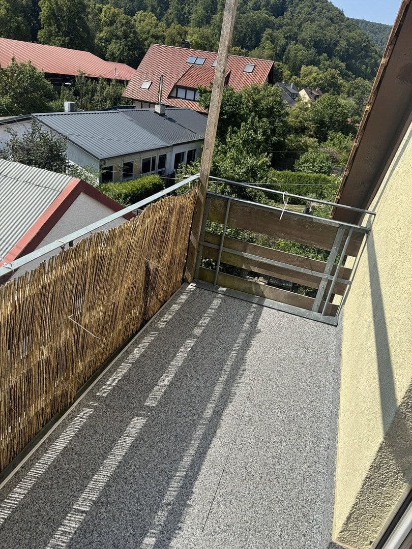 Prenájom bytu 2-izbový 68 m², Bad Urach, Bádensko-Wurttembersko Prenájom bytu 2-izbový 68 m², Bad Urach, Bádensko-Wurttembersko
