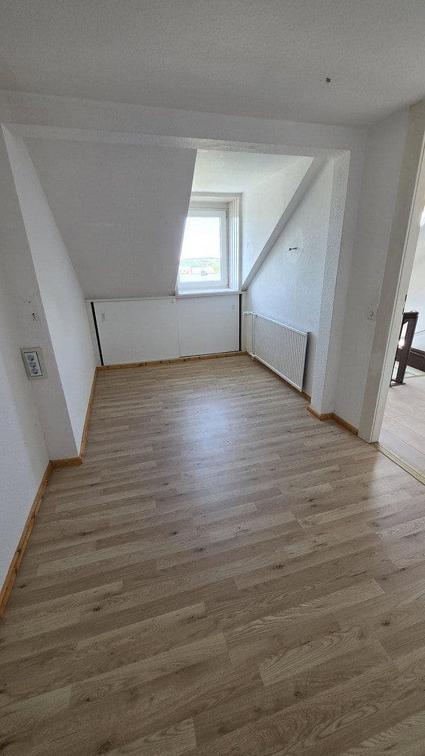 Predaj domu 160 m², pozemok 345 m², Zeulenroda-Triebes, Durínsko Predaj domu 160 m², pozemok 345 m², Zeulenroda-Triebes, Durínsko