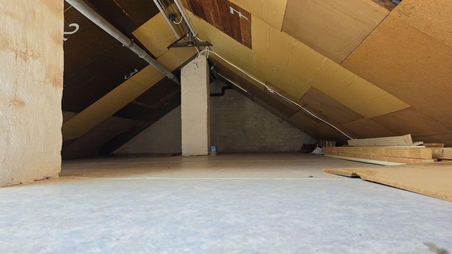 Predaj domu 160 m², pozemok 345 m², Zeulenroda-Triebes, Durínsko Predaj domu 160 m², pozemok 345 m², Zeulenroda-Triebes, Durínsko