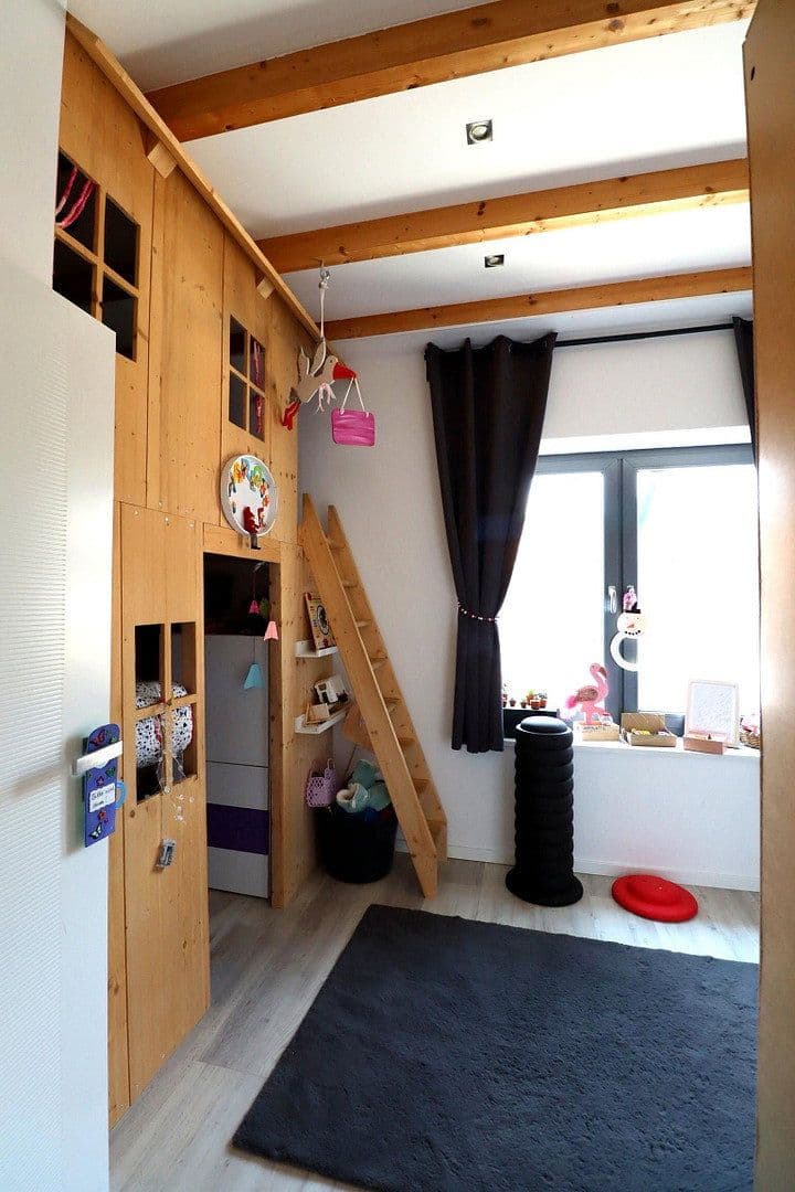 Predaj domu 280 m², pozemok 1.300 m², Grevenbroich, Severné Porýnie - Westfálsko Predaj domu 280 m², pozemok 1.300 m², Grevenbroich, Severné Porýnie - Westfálsko