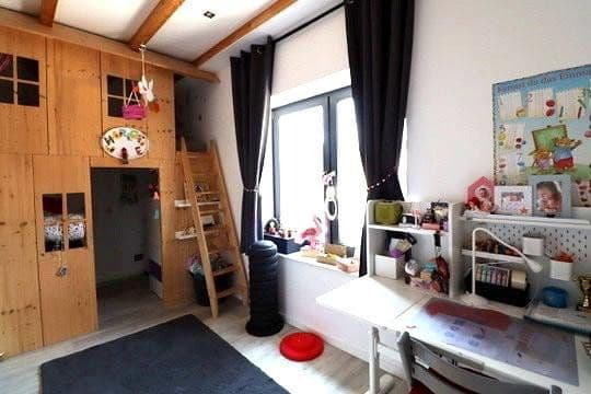 Predaj domu 280 m², pozemok 1.300 m², Grevenbroich, Severné Porýnie - Westfálsko Predaj domu 280 m², pozemok 1.300 m², Grevenbroich, Severné Porýnie - Westfálsko