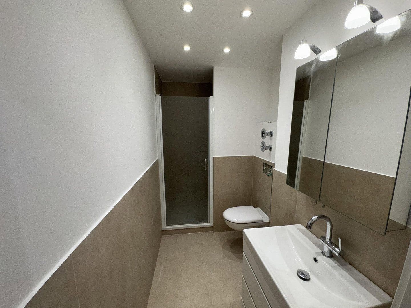 Predaj bytu 3-izbový 78 m², Köln, Severné Porýnie - Westfálsko Predaj bytu 3-izbový 78 m², Köln, Severné Porýnie - Westfálsko
