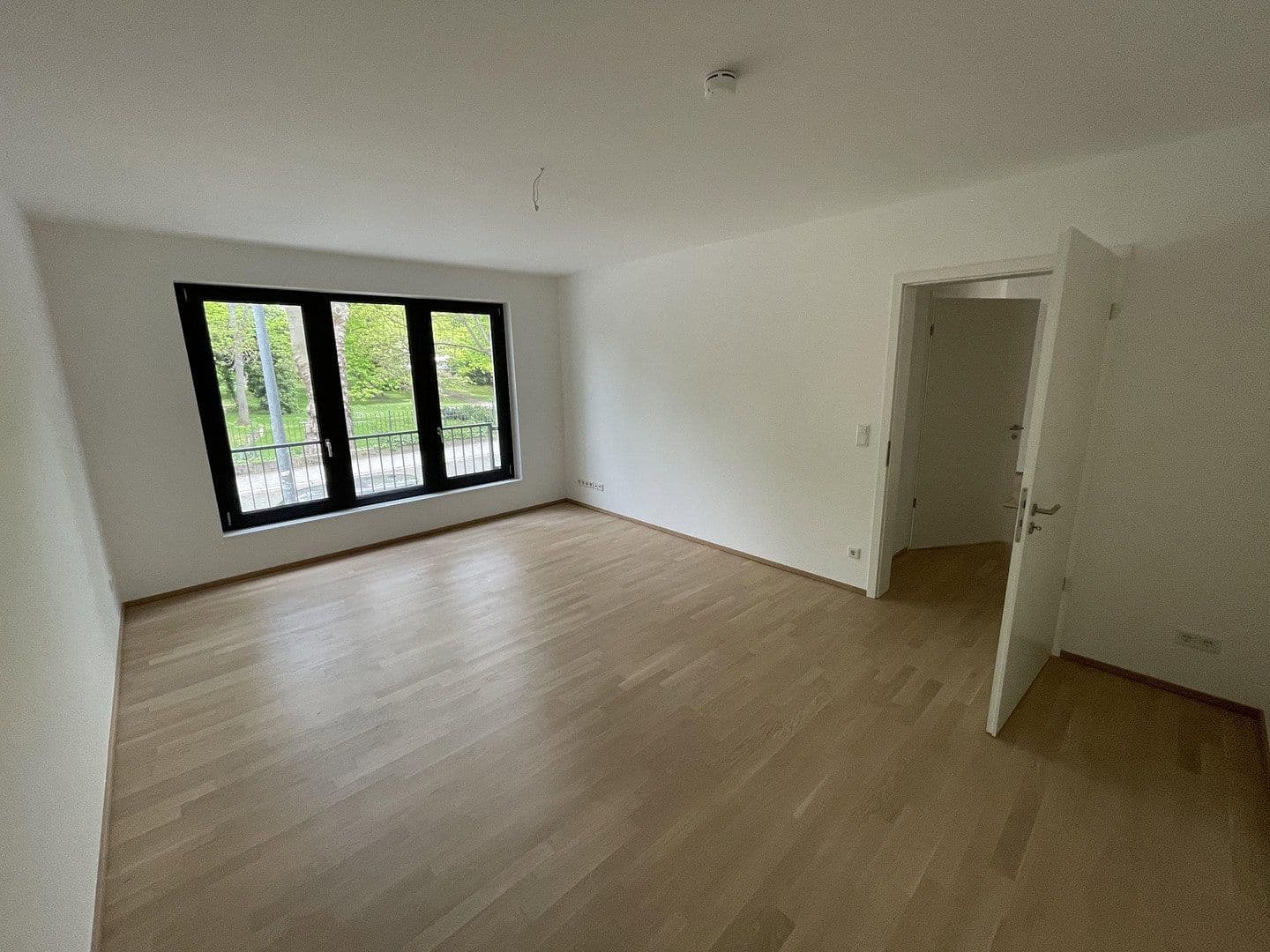 Prenájom bytu 3-izbový 134 m², Braunschweig, Dolné Sasko Prenájom bytu 3-izbový 134 m², Braunschweig, Dolné Sasko