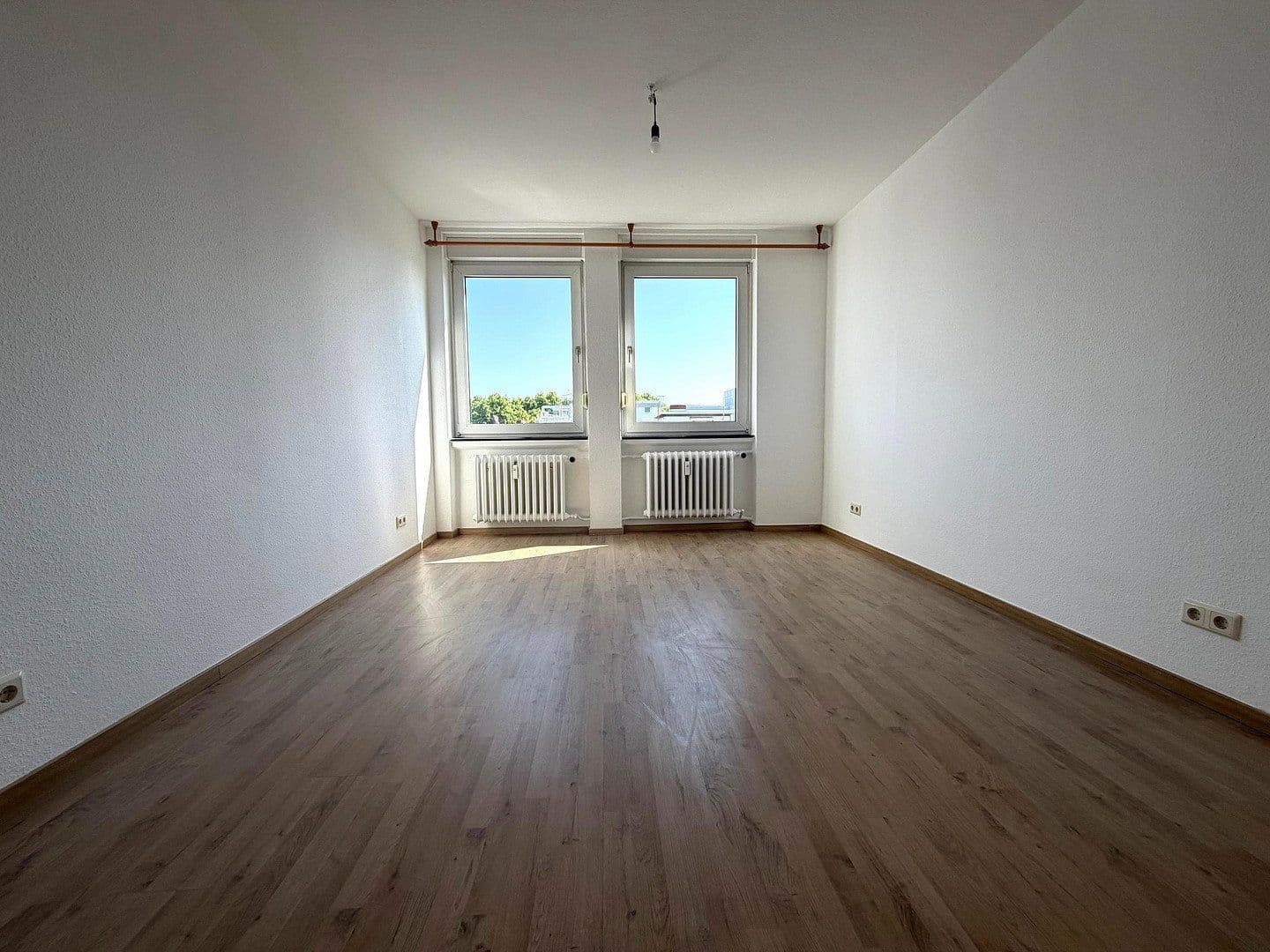 Prenájom bytu 2-izbový 70 m², Bismarckstraße 83, Ludwigshafen, Porýnie-Falcko Prenájom bytu 2-izbový 70 m², Bismarckstraße 83, Ludwigshafen, Porýnie-Falcko