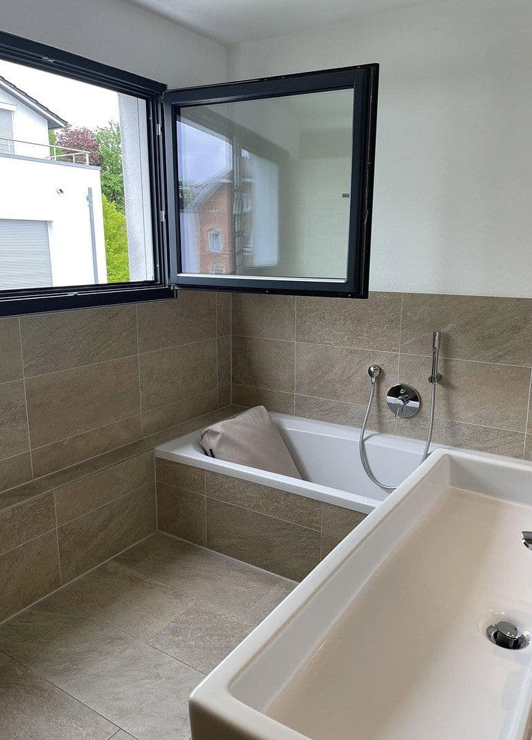 Prenájom domu 126 m², pozemok 120 m², Ulm, Bádensko-Wurttembersko Prenájom domu 126 m², pozemok 120 m², Ulm, Bádensko-Wurttembersko