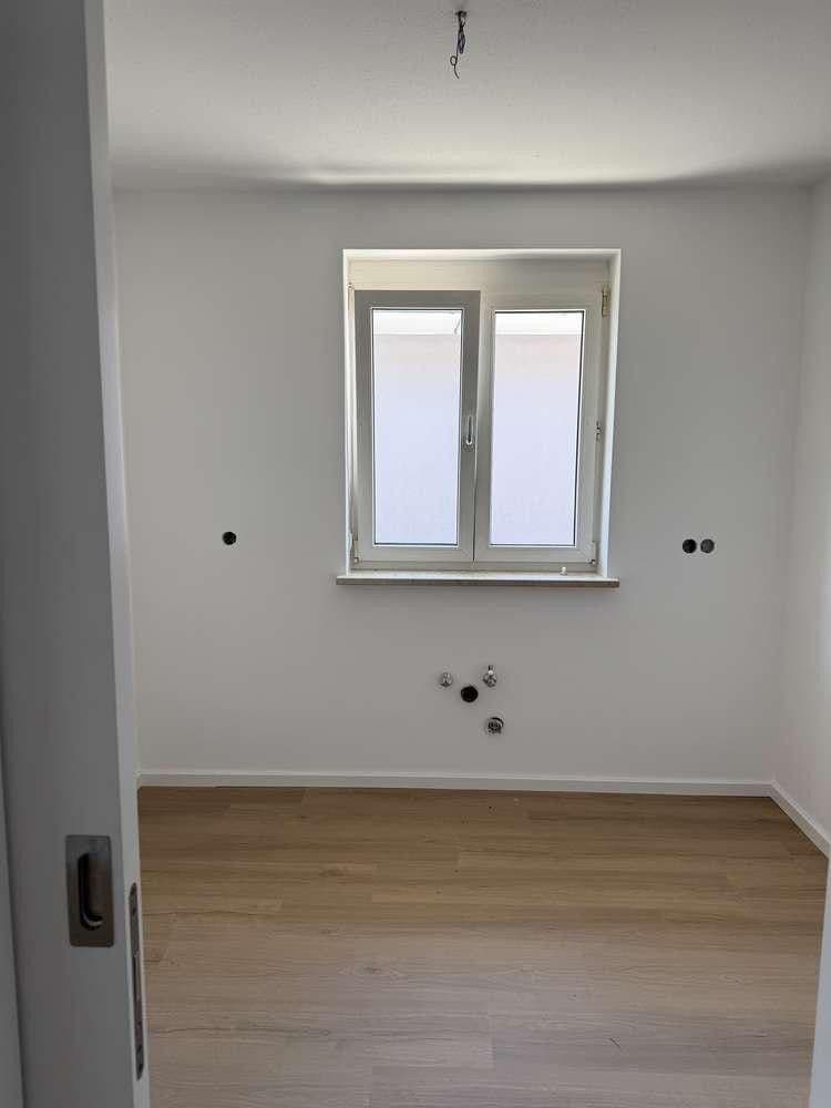 Prenájom bytu 3-izbový 83 m², Buchloe, Bavorsko Prenájom bytu 3-izbový 83 m², Buchloe, Bavorsko