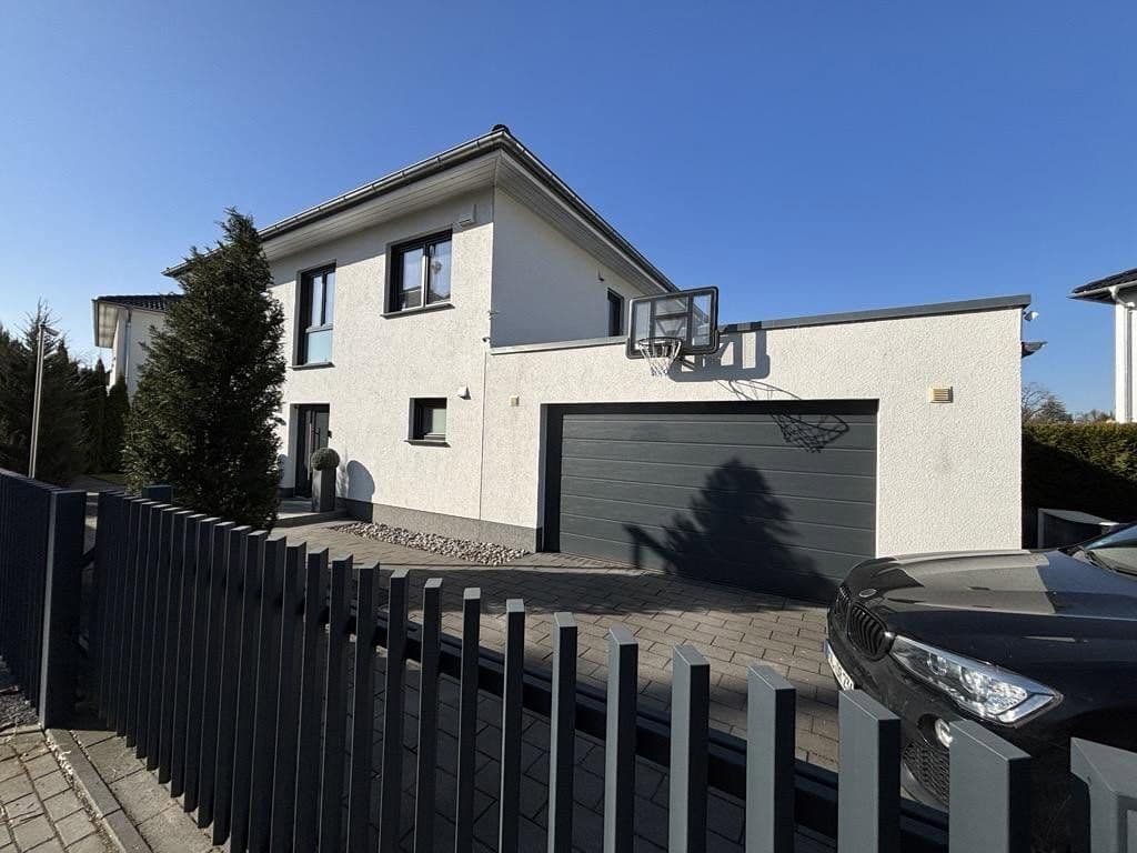 Predaj domu 150 m², pozemok 650 m², Stechlin, Brandenbursko Predaj domu 150 m², pozemok 650 m², Stechlin, Brandenbursko