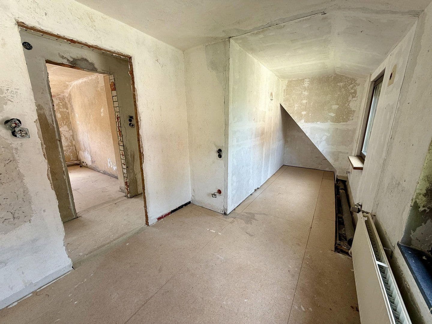 Predaj domu 100 m², pozemok 640 m², Delmenhorst, Dolné Sasko Predaj domu 100 m², pozemok 640 m², Delmenhorst, Dolné Sasko