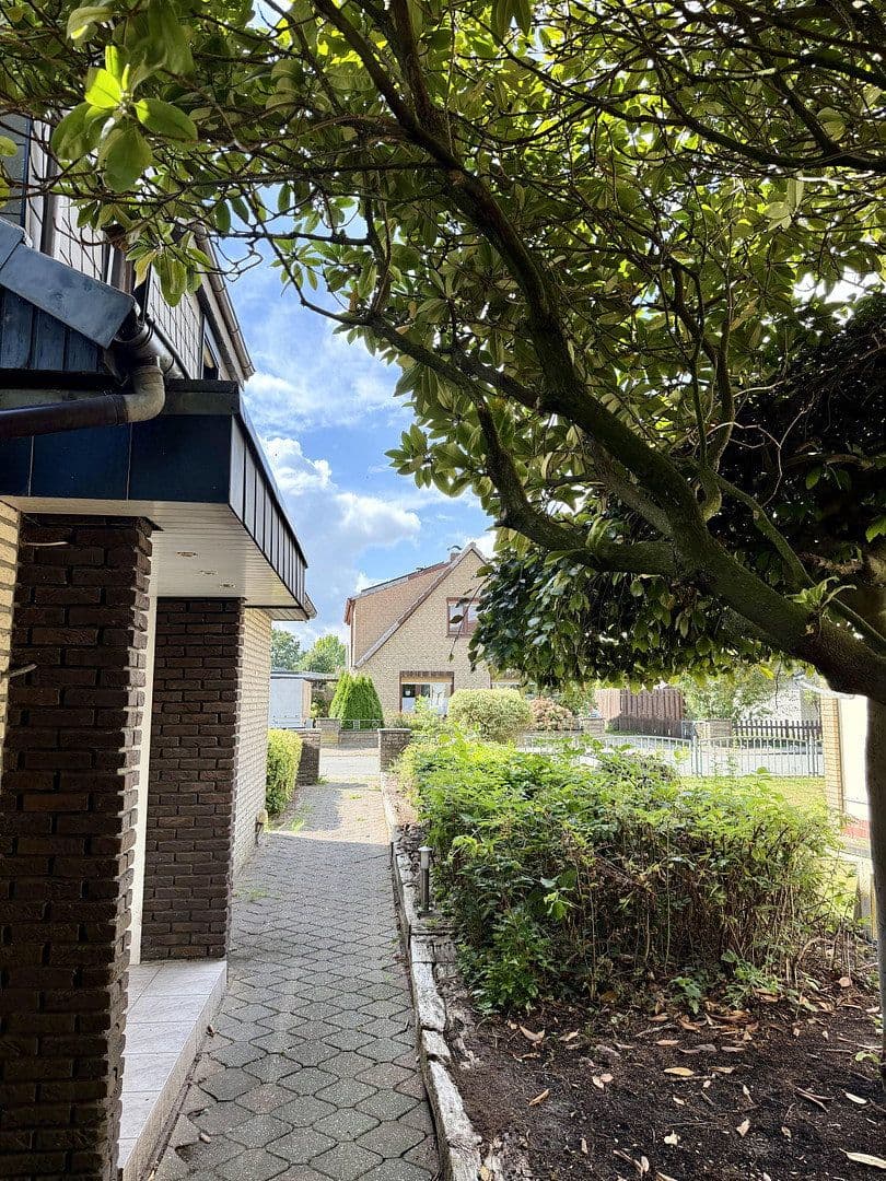 Predaj domu 100 m², pozemok 640 m², Delmenhorst, Dolné Sasko Predaj domu 100 m², pozemok 640 m², Delmenhorst, Dolné Sasko
