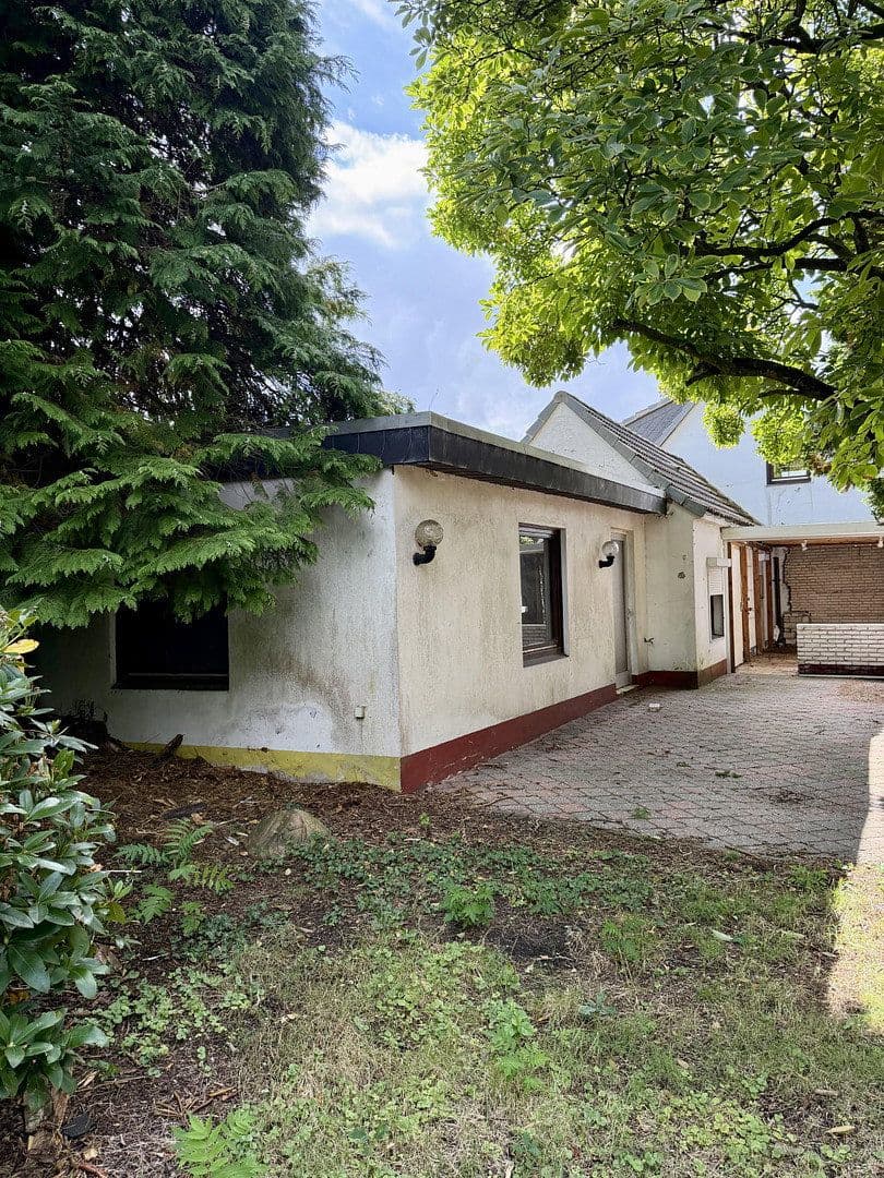 Predaj domu 100 m², pozemok 640 m², Delmenhorst, Dolné Sasko Predaj domu 100 m², pozemok 640 m², Delmenhorst, Dolné Sasko
