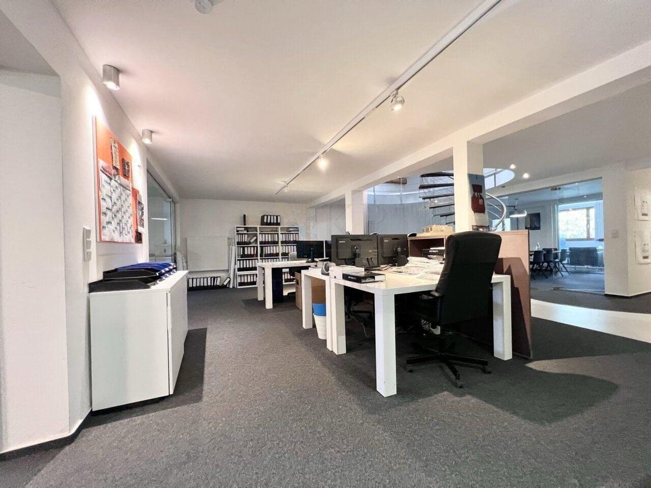 Prenájom kancelárie 330 m², wiesbaden-igstadt, Hesensko Prenájom kancelárie 330 m², wiesbaden-igstadt, Hesensko