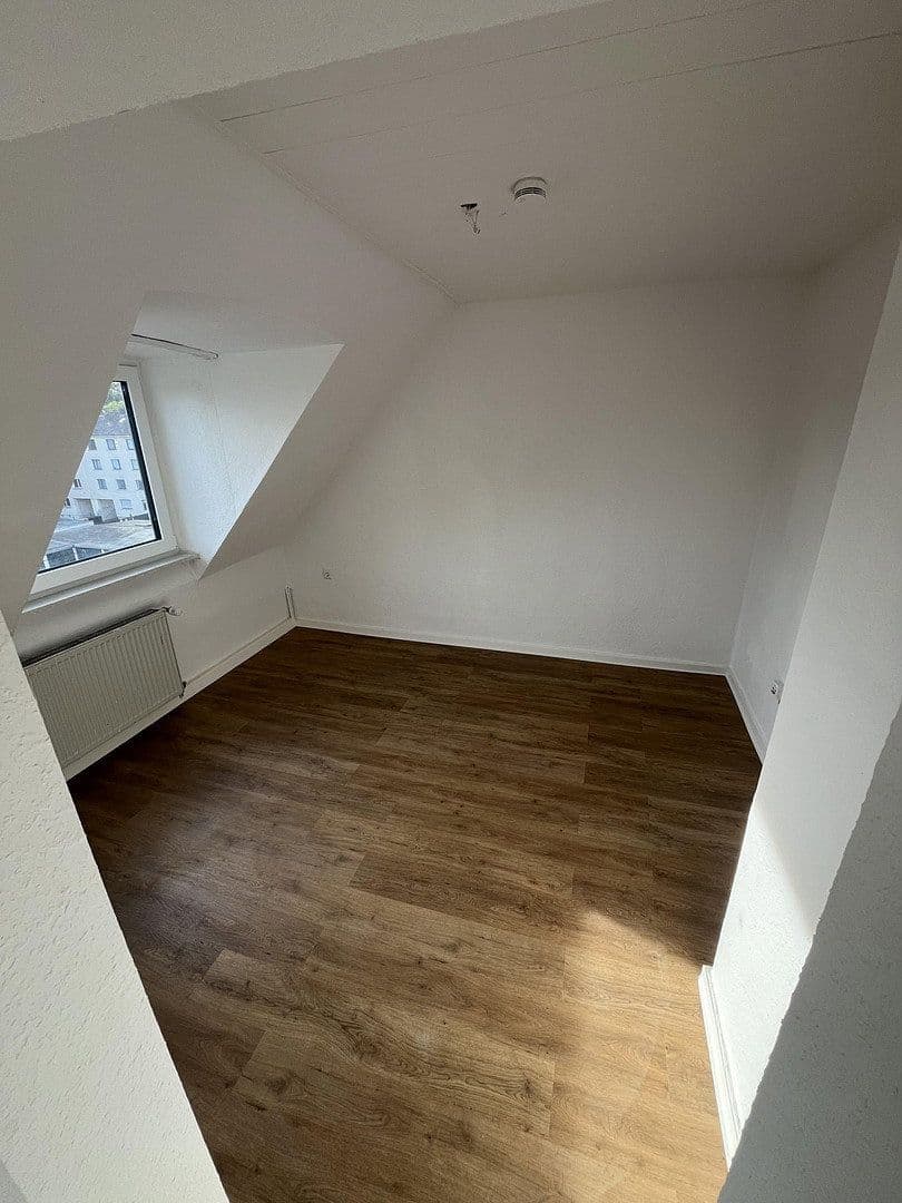 Prenájom bytu 3-izbový 70 m², Hohenzollernstr. 77, Gelsenkirchen, Severné Porýnie - Westfálsko Prenájom bytu 3-izbový 70 m², Hohenzollernstr. 77, Gelsenkirchen, Severné Porýnie - Westfálsko
