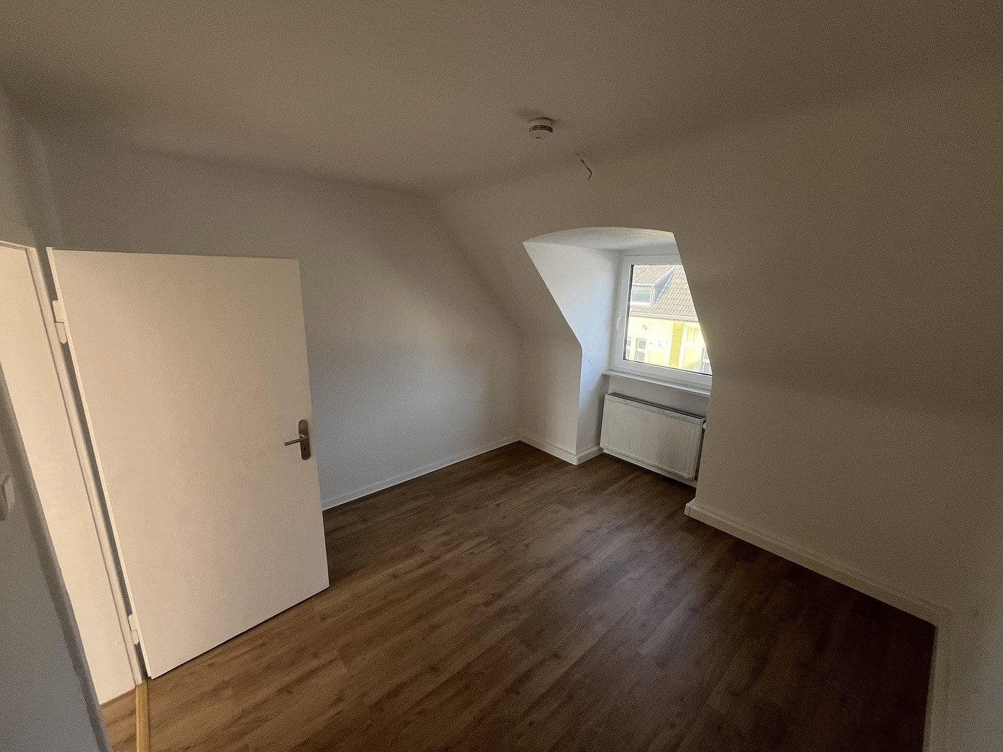 Prenájom bytu 3-izbový 70 m², Hohenzollernstr. 77, Gelsenkirchen, Severné Porýnie - Westfálsko Prenájom bytu 3-izbový 70 m², Hohenzollernstr. 77, Gelsenkirchen, Severné Porýnie - Westfálsko