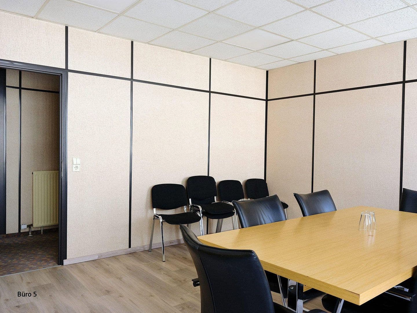 Prenájom kancelárie 178 m², Heiningen, Bádensko-Wurttembersko Prenájom kancelárie 178 m², Heiningen, Bádensko-Wurttembersko