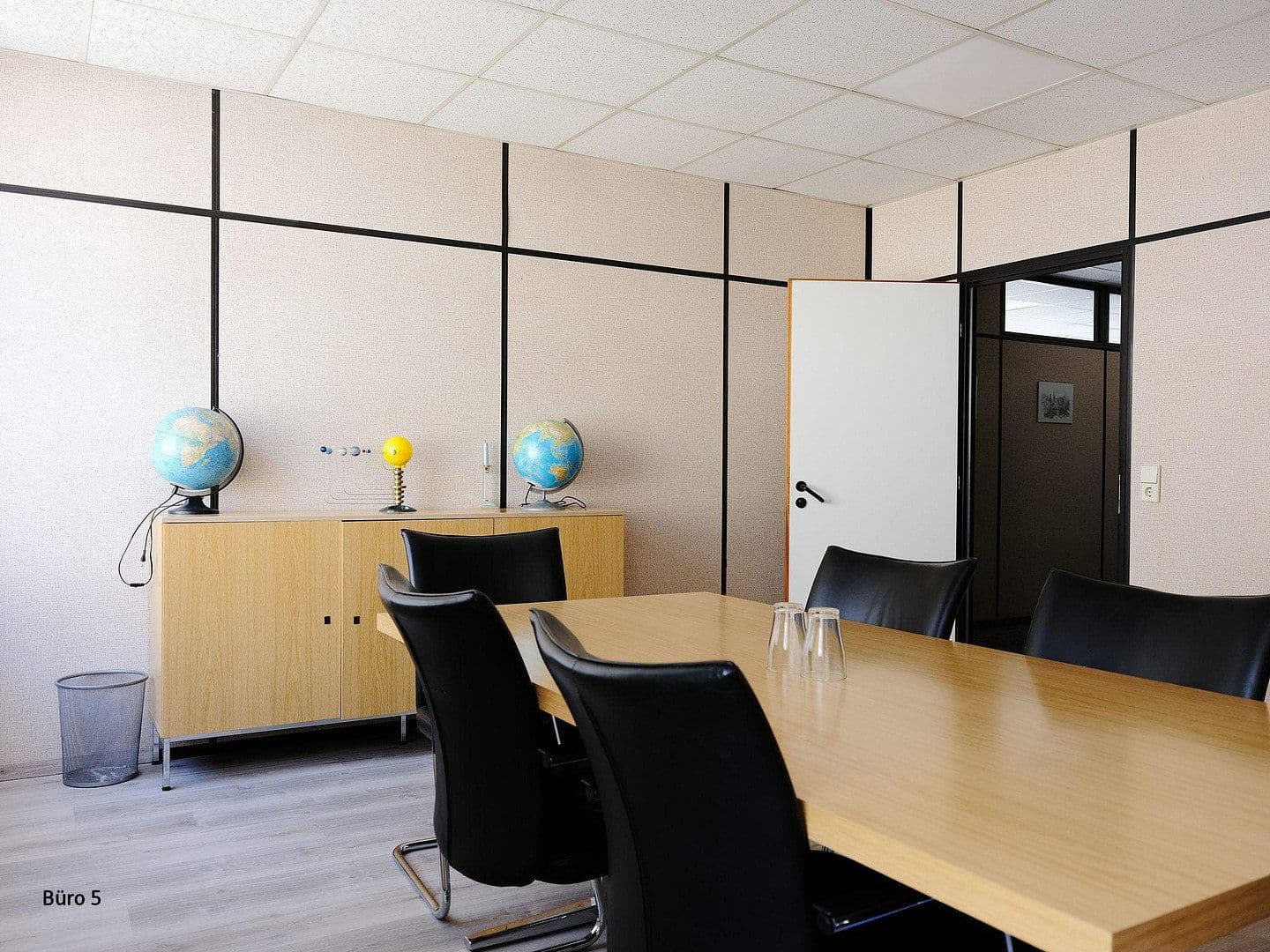 Prenájom kancelárie 178 m², Heiningen, Bádensko-Wurttembersko Prenájom kancelárie 178 m², Heiningen, Bádensko-Wurttembersko