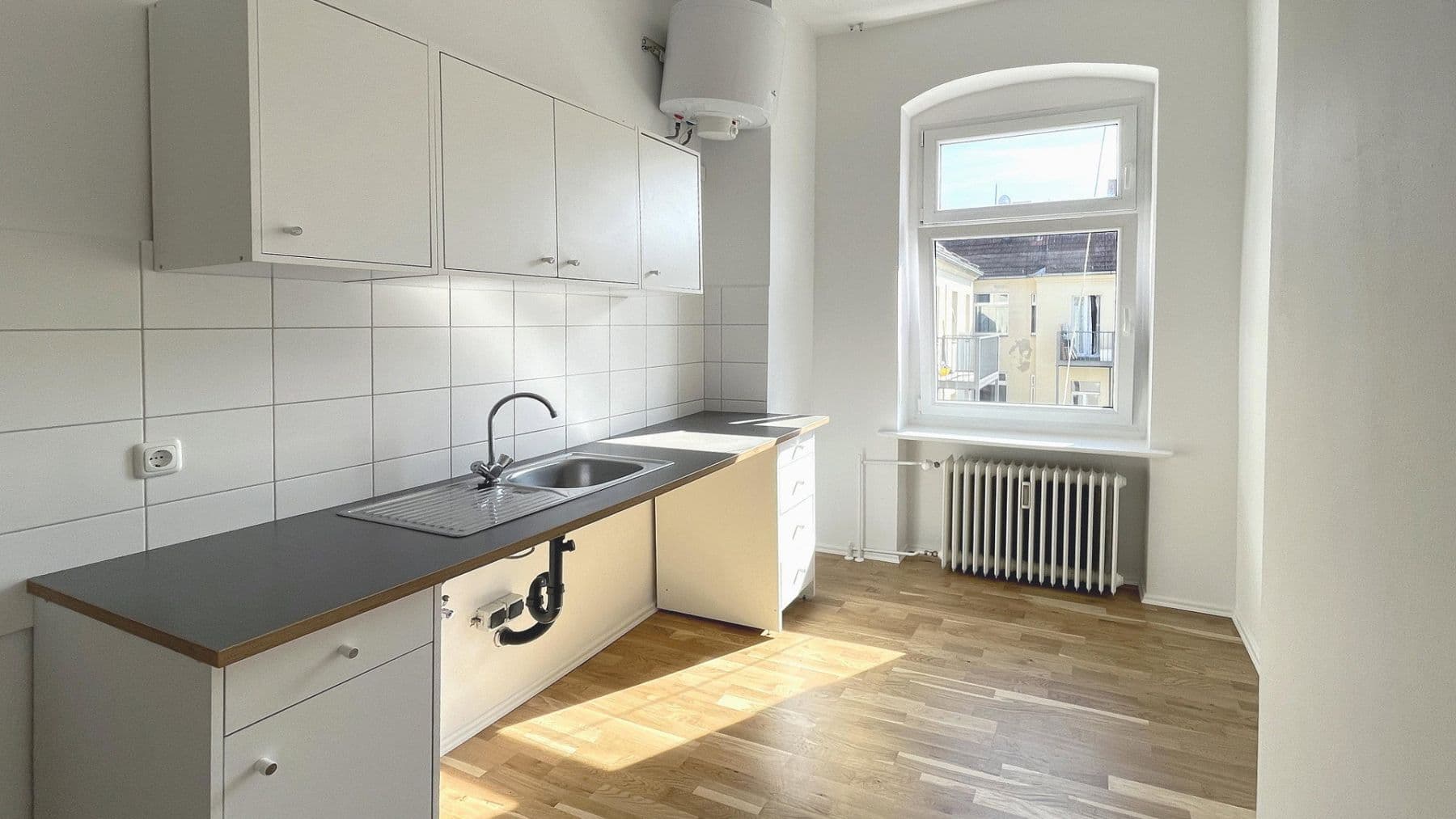 Predaj bytu 1-izbový 42 m², Berlin, Berlín Predaj bytu 1-izbový 42 m², Berlin, Berlín