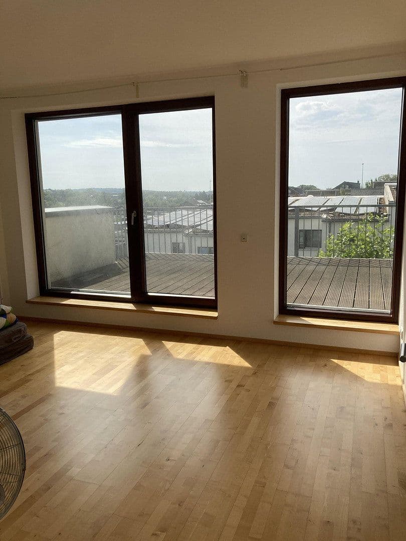 Prenájom domu 172 m², pozemok 257 m², Leverkusen, Severné Porýnie - Westfálsko Prenájom domu 172 m², pozemok 257 m², Leverkusen, Severné Porýnie - Westfálsko