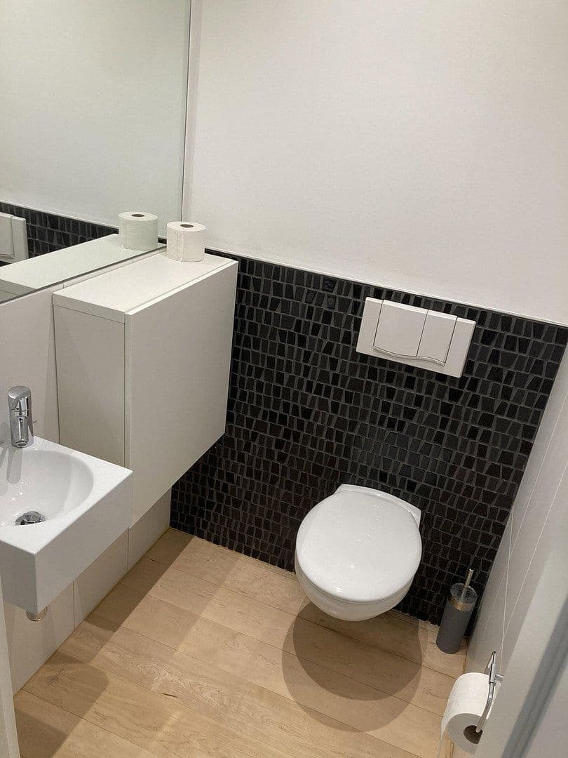 Prenájom domu 172 m², pozemok 257 m², Leverkusen, Severné Porýnie - Westfálsko Prenájom domu 172 m², pozemok 257 m², Leverkusen, Severné Porýnie - Westfálsko