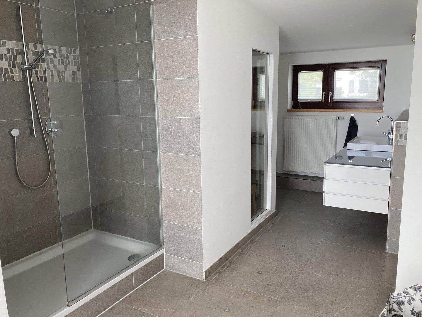 Prenájom domu 172 m², pozemok 257 m², Leverkusen, Severné Porýnie - Westfálsko Prenájom domu 172 m², pozemok 257 m², Leverkusen, Severné Porýnie - Westfálsko