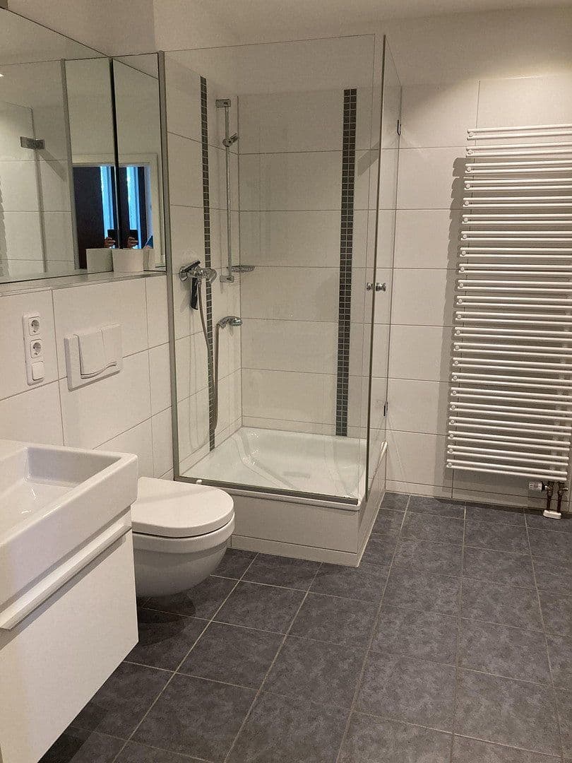 Prenájom domu 172 m², pozemok 257 m², Leverkusen, Severné Porýnie - Westfálsko Prenájom domu 172 m², pozemok 257 m², Leverkusen, Severné Porýnie - Westfálsko