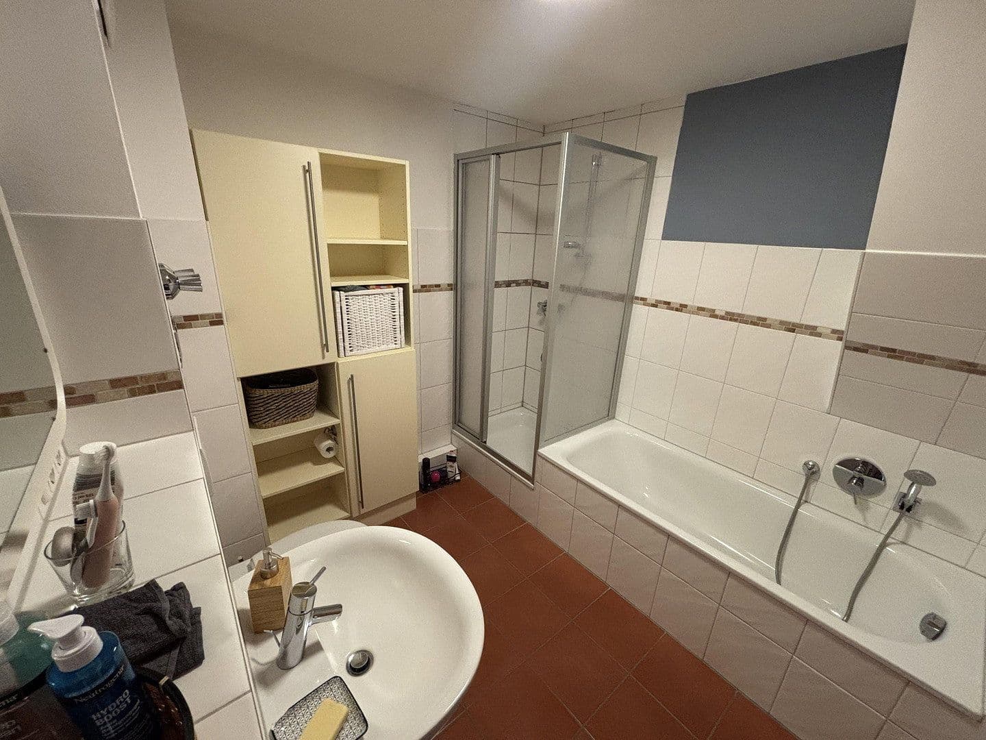 Prenájom bytu 2-izbový 65 m², Frankfurt am Main, Hesensko Prenájom bytu 2-izbový 65 m², Frankfurt am Main, Hesensko