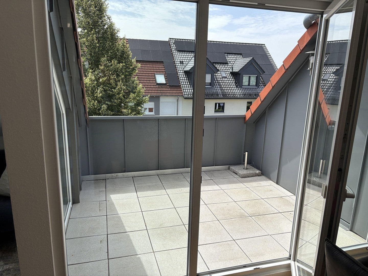 Prenájom bytu 2-izbový 65 m², Frankfurt am Main, Hesensko Prenájom bytu 2-izbový 65 m², Frankfurt am Main, Hesensko