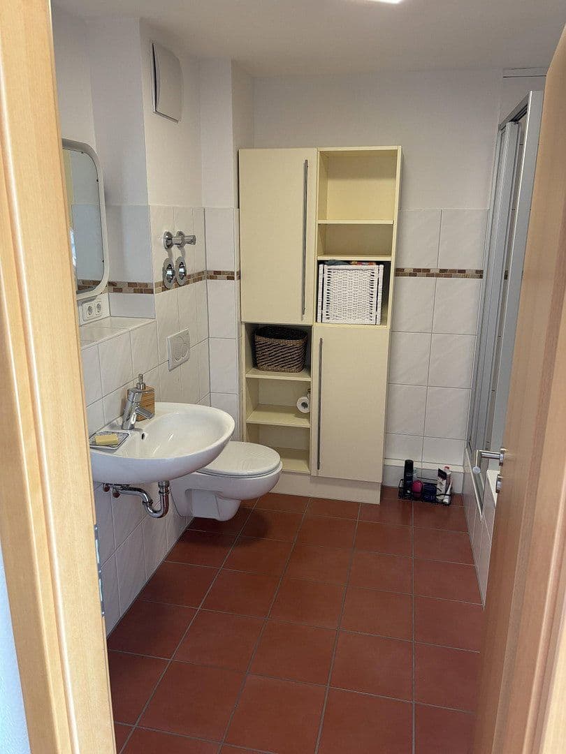 Prenájom bytu 2-izbový 65 m², Frankfurt am Main, Hesensko Prenájom bytu 2-izbový 65 m², Frankfurt am Main, Hesensko