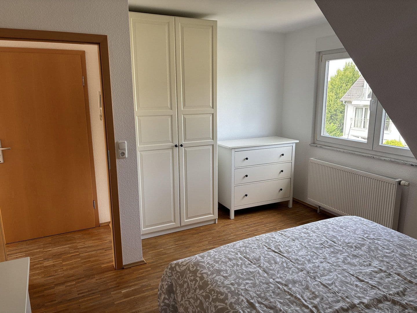 Prenájom bytu 2-izbový 65 m², Frankfurt am Main, Hesensko Prenájom bytu 2-izbový 65 m², Frankfurt am Main, Hesensko
