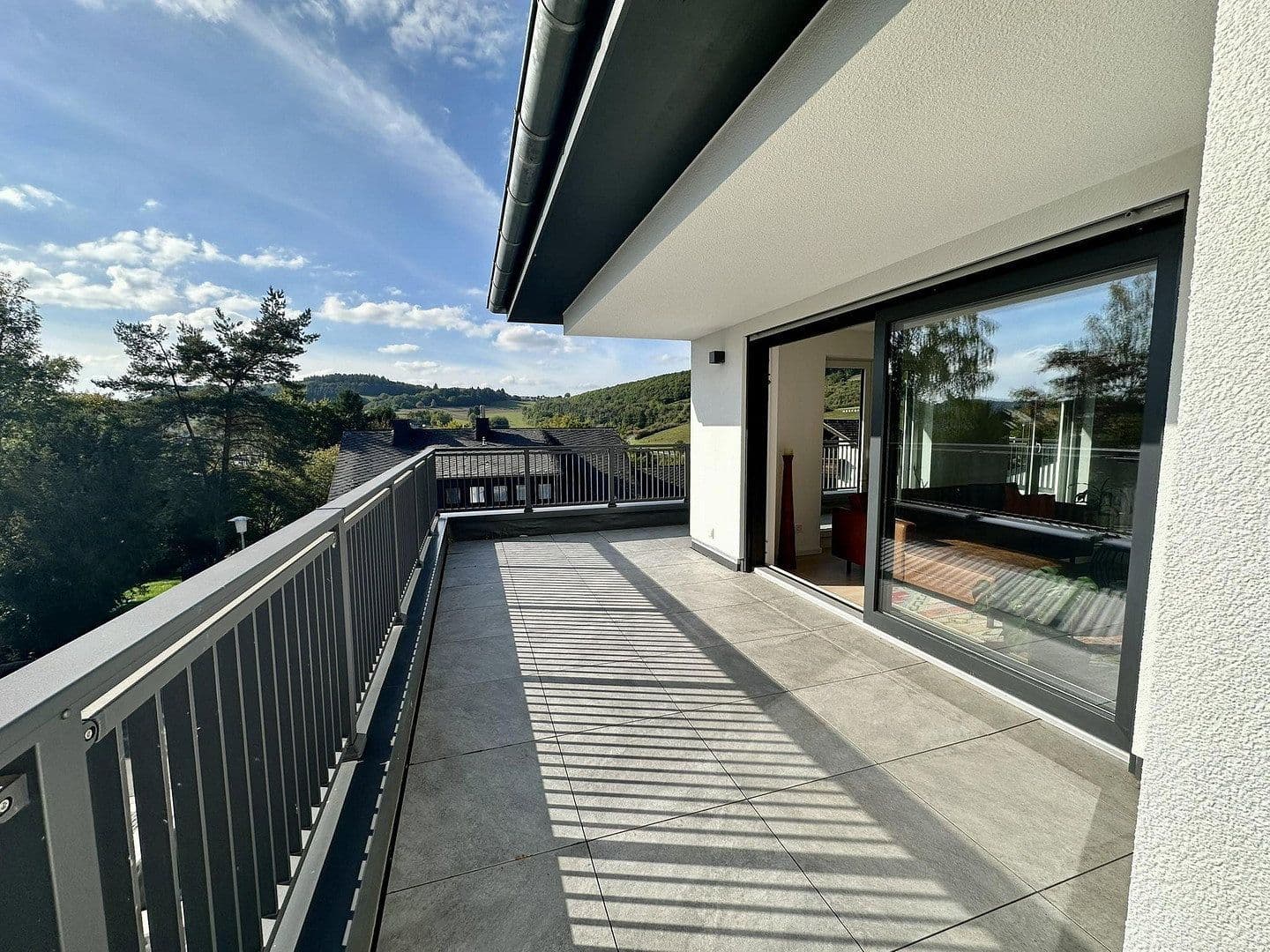 Prenájom bytu 4-izbový 120 m², Kirn, Porýnie-Falcko Prenájom bytu 4-izbový 120 m², Kirn, Porýnie-Falcko