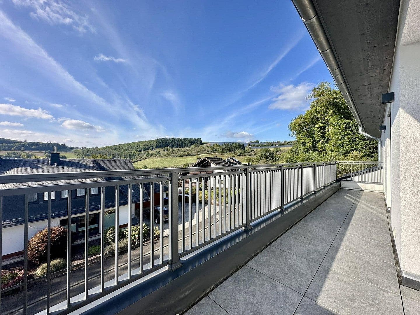 Prenájom bytu 4-izbový 120 m², Kirn, Porýnie-Falcko Prenájom bytu 4-izbový 120 m², Kirn, Porýnie-Falcko