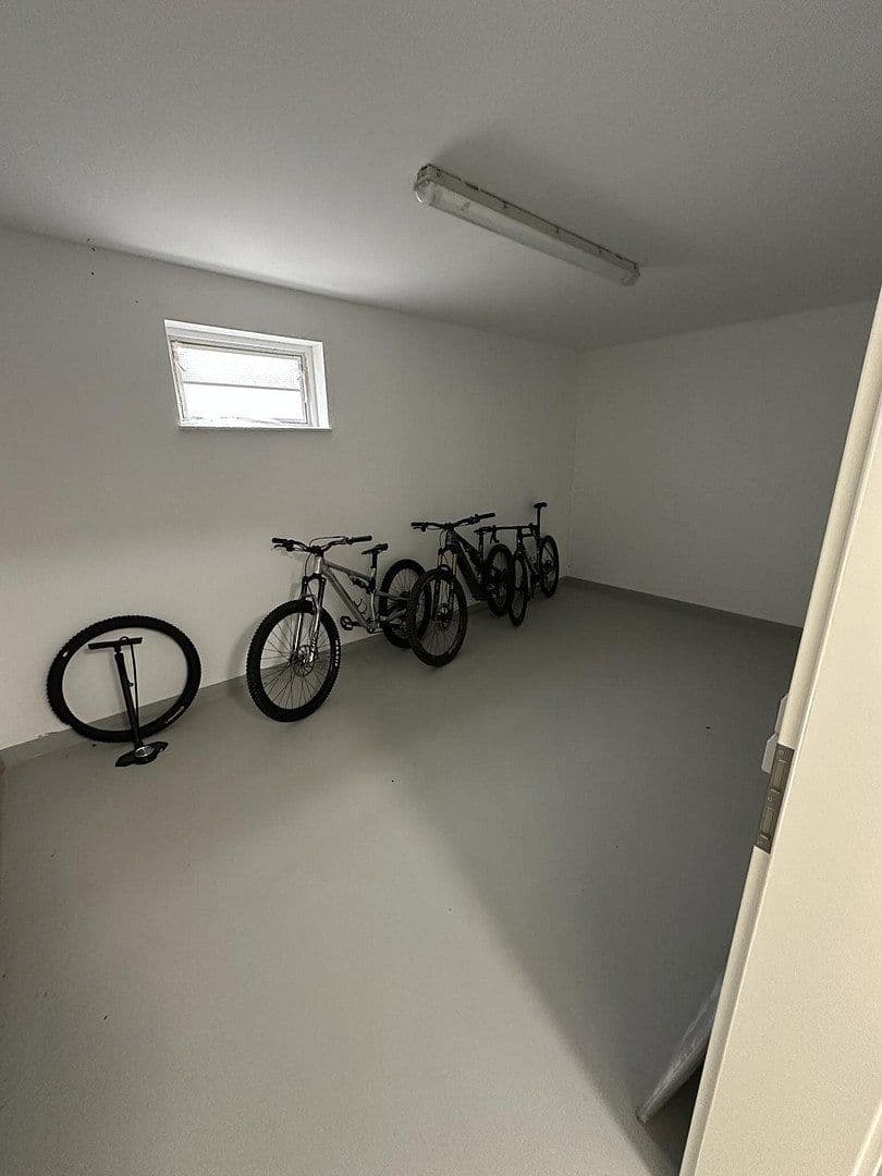Prenájom bytu 4-izbový 120 m², Kirn, Porýnie-Falcko Prenájom bytu 4-izbový 120 m², Kirn, Porýnie-Falcko