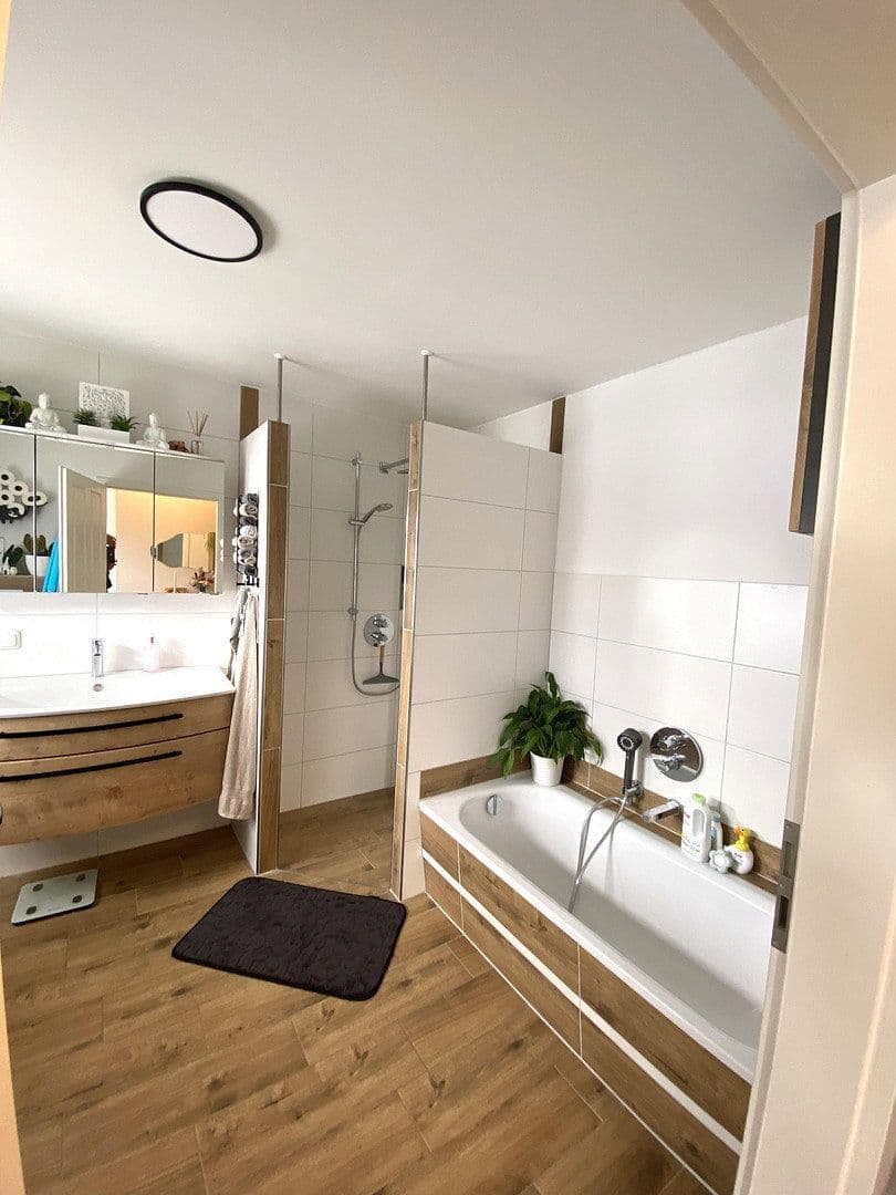 Predaj domu 111 m², pozemok 1.004 m², Ziegelstraße 10, Wismar, Meklenbursko-Predpomoransko Predaj domu 111 m², pozemok 1.004 m², Ziegelstraße 10, Wismar, Meklenbursko-Predpomoransko