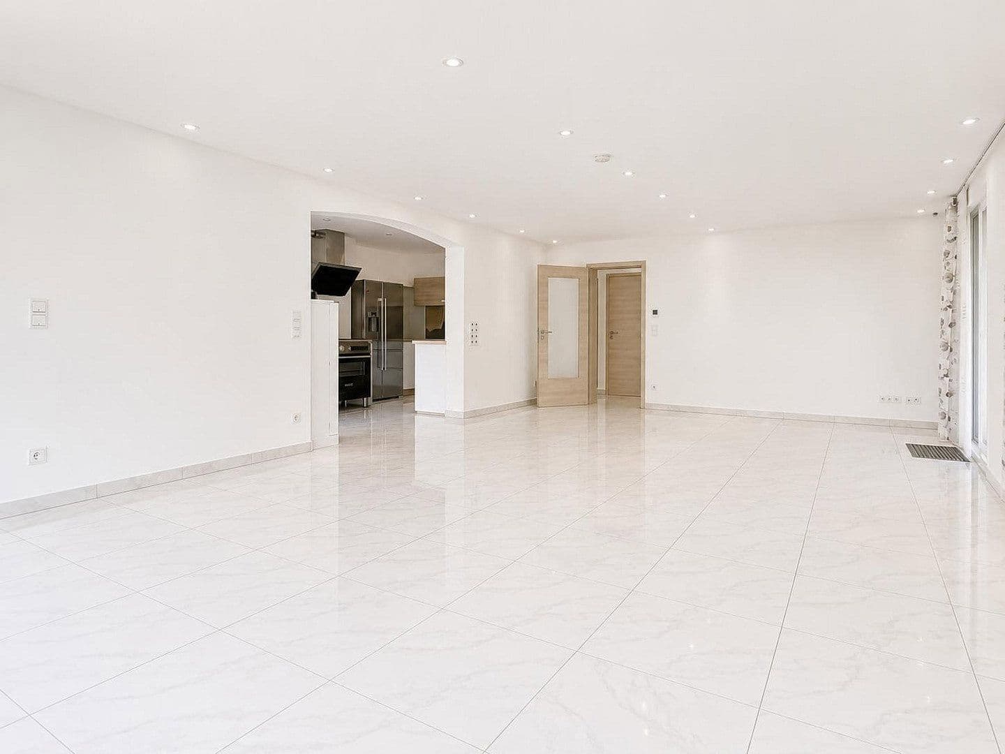 Predaj domu 174 m², pozemok 927 m², Im Klopseifen, Asbach, Porýnie-Falcko Predaj domu 174 m², pozemok 927 m², Im Klopseifen, Asbach, Porýnie-Falcko