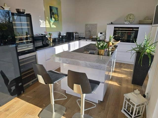 Prenájom bytu 4-izbový 172 m², Neuss, Severné Porýnie - Westfálsko Prenájom bytu 4-izbový 172 m², Neuss, Severné Porýnie - Westfálsko