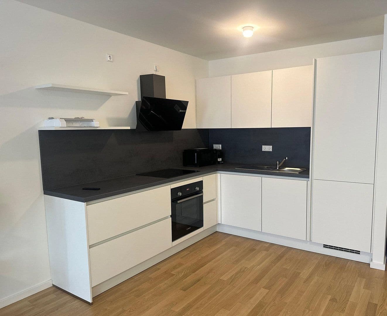 Prenájom bytu 2-izbový 65 m², Mannheim, Bádensko-Wurttembersko Prenájom bytu 2-izbový 65 m², Mannheim, Bádensko-Wurttembersko