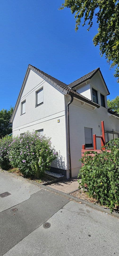Prenájom bytu 2-izbový 43 m², Solingen, Severné Porýnie - Westfálsko Prenájom bytu 2-izbový 43 m², Solingen, Severné Porýnie - Westfálsko