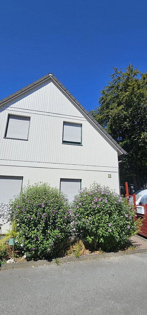 Prenájom bytu 2-izbový 43 m², Solingen, Severné Porýnie - Westfálsko Prenájom bytu 2-izbový 43 m², Solingen, Severné Porýnie - Westfálsko