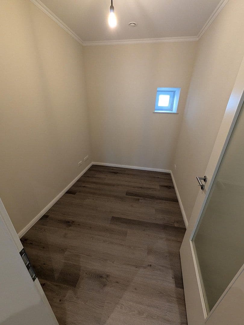 Prenájom bytu 5-izbový 128 m², Moritzstraße 68, Wiesbaden, Hesensko Prenájom bytu 5-izbový 128 m², Moritzstraße 68, Wiesbaden, Hesensko