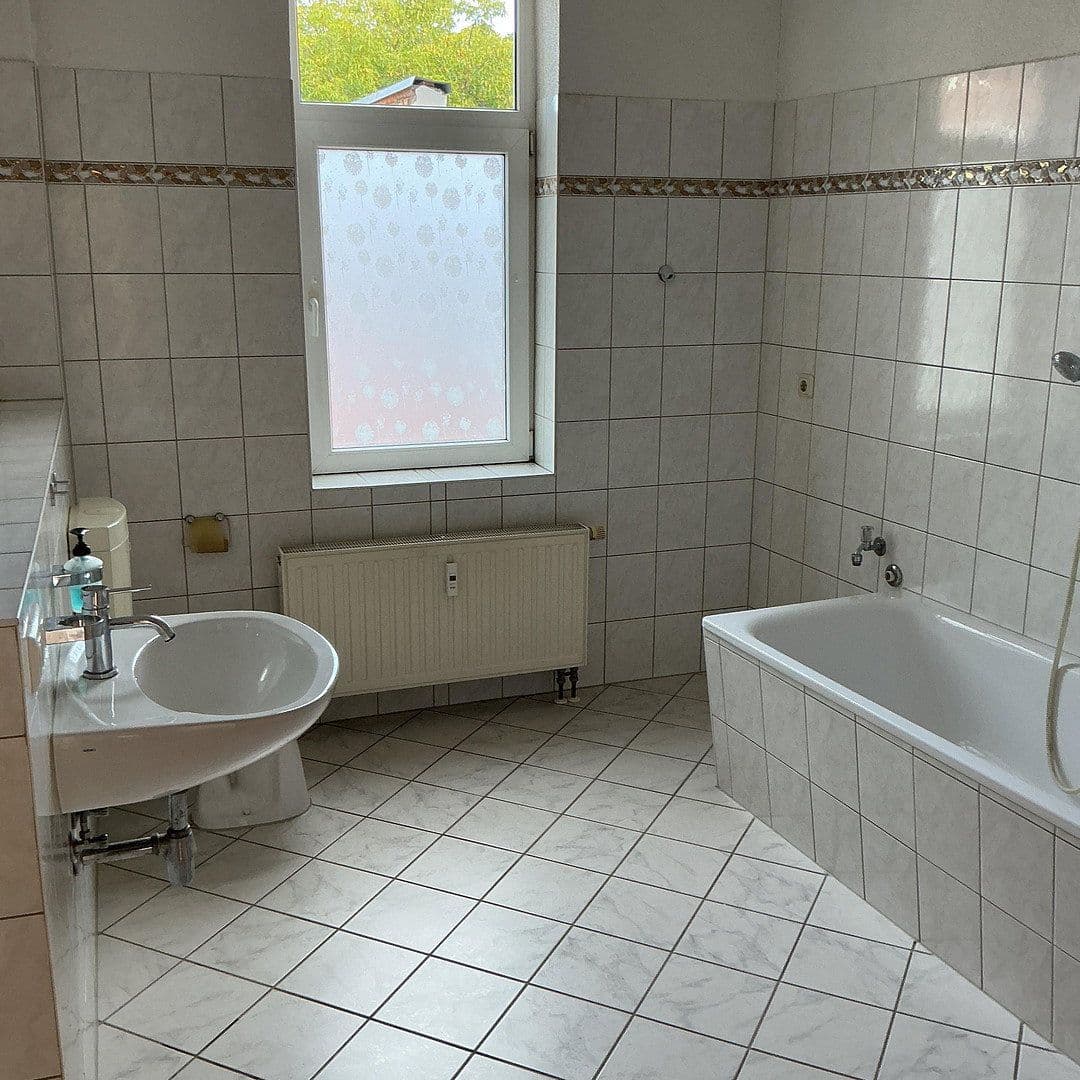 Prenájom bytu 2-izbový 62 m², Bielfeldstraße 11, Arnstadt, Durínsko Prenájom bytu 2-izbový 62 m², Bielfeldstraße 11, Arnstadt, Durínsko