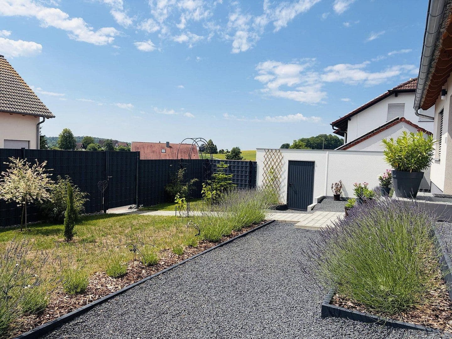 Predaj domu 144 m², pozemok 631 m², Rosenberg, Bádensko-Wurttembersko Predaj domu 144 m², pozemok 631 m², Rosenberg, Bádensko-Wurttembersko